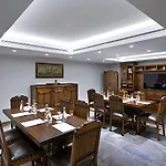 Milport Levent מלון 3*